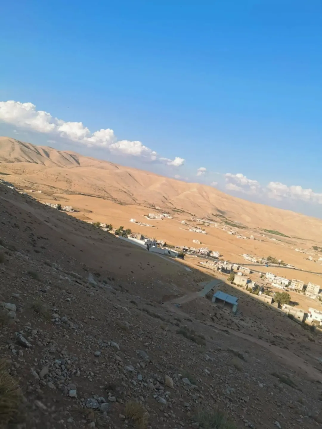 أرض مميزة للبيع في منطقة الرحيل بالزرقاء