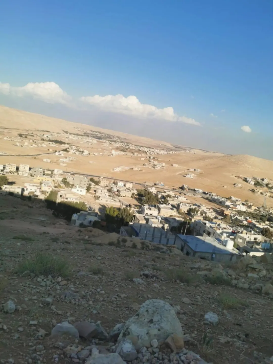 أرض مميزة للبيع في منطقة الرحيل بالزرقاء