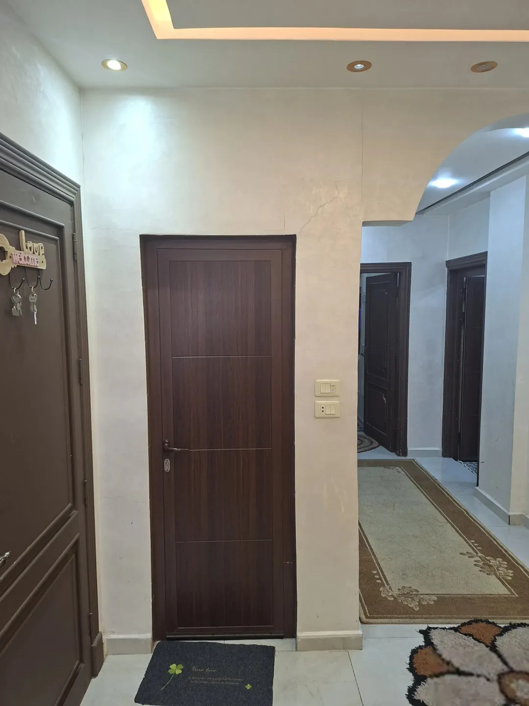 شقة سوبر ديلوكس طابق الثاني شارع الاستقلال بجانب كزية الاستقلال عماره ابونحله رقم 152 ط2