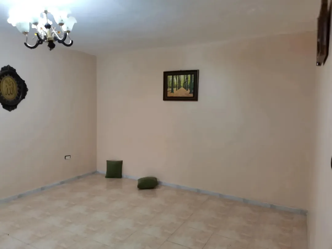 شقة للبيع في ماركا الجنوبية/طريق الحزام الدائري/إسكان الفردوس طابق اول بمساحة إجماليه 100م بسعر 22