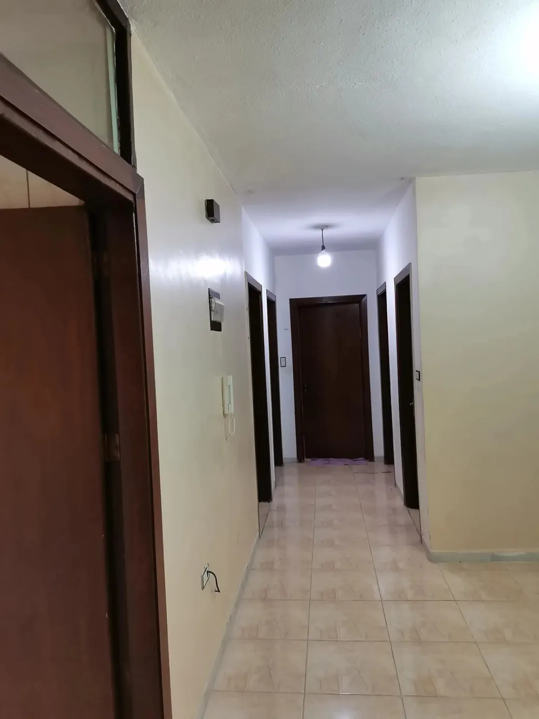 شقة للبيع في ماركا الجنوبية/طريق الحزام الدائري/إسكان الفردوس طابق اول بمساحة إجماليه 100م بسعر 22