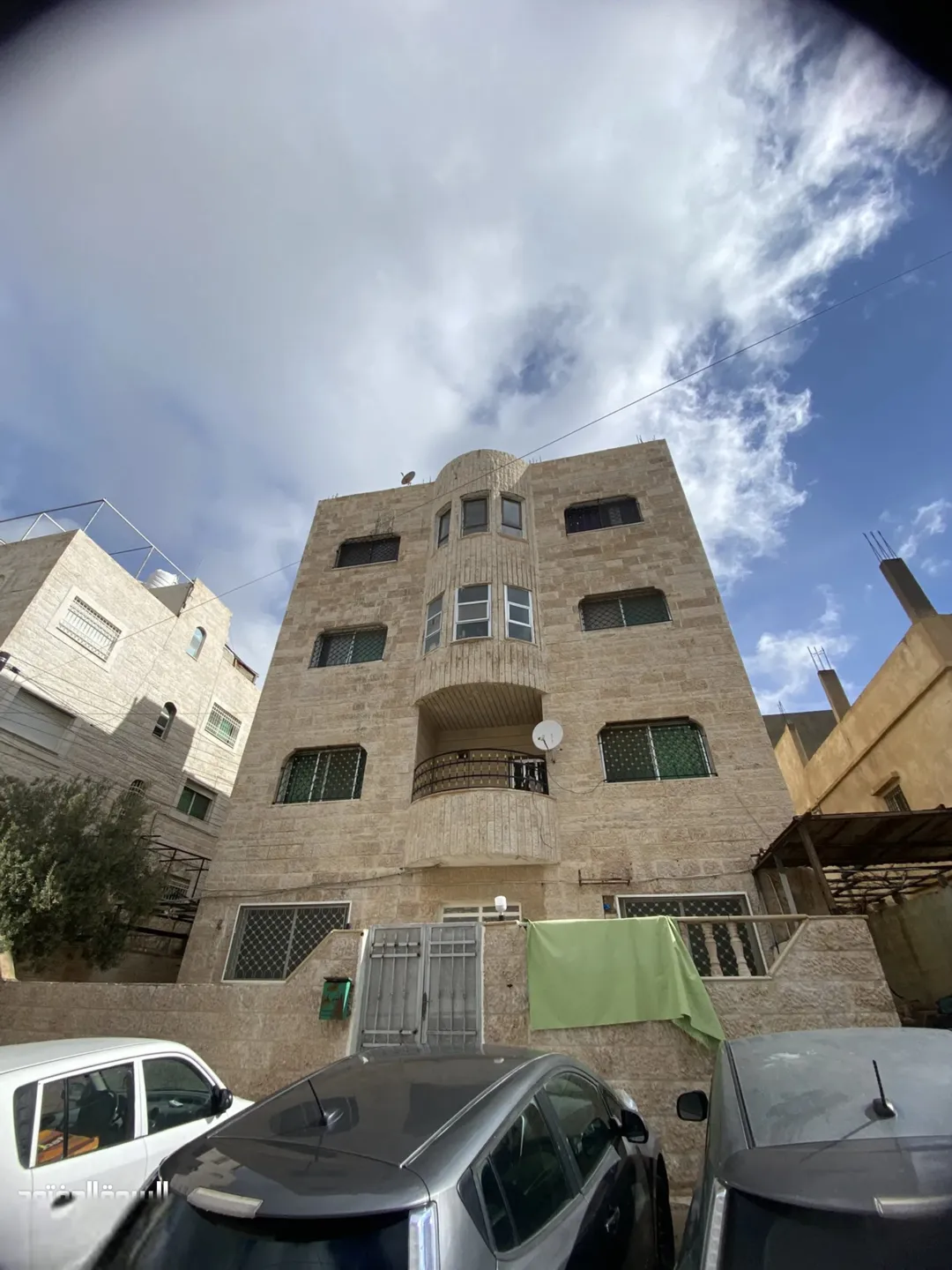 فرصة استثمارية عمارة في منطقة إسكان صالحية العابد ماركا الجنوبية مؤجرة بالكامل مكونة من اربع طوابق