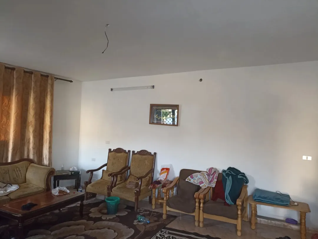 بيت للبيع مكون من طابقين و ارض 330 متر