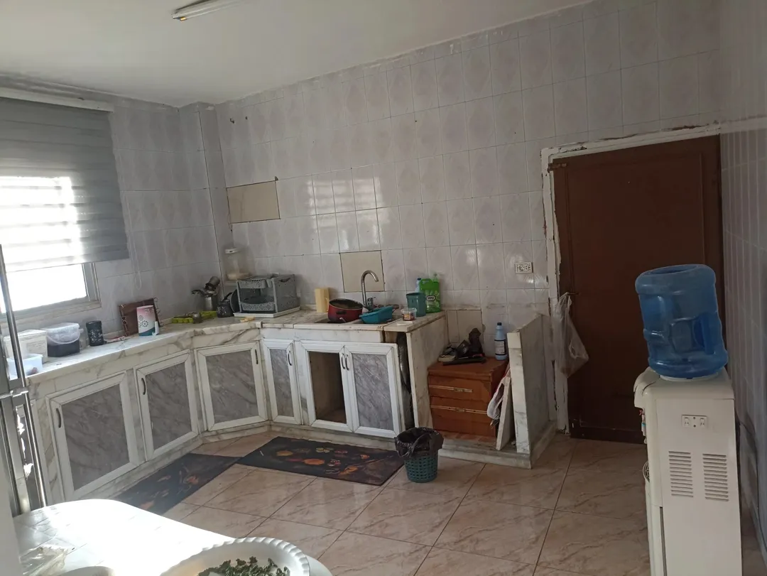 بيت للبيع مكون من طابقين و ارض 330 متر