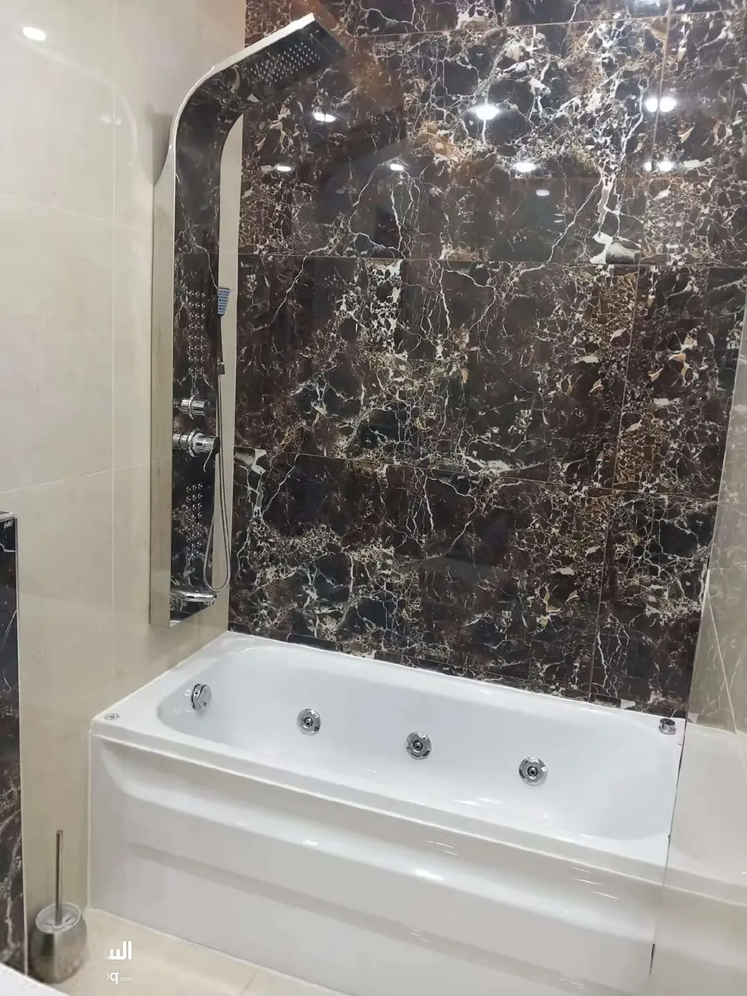 شقة مفروشة عائلية فاخرة للإيجار قريبة من الخدمات – عمان الاردن | ID 596293