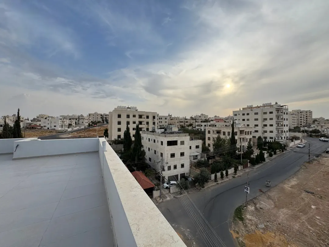 شقة روف للبيع في إسكان 36 – مساحة 158م + روف 40م + ترس خارجي