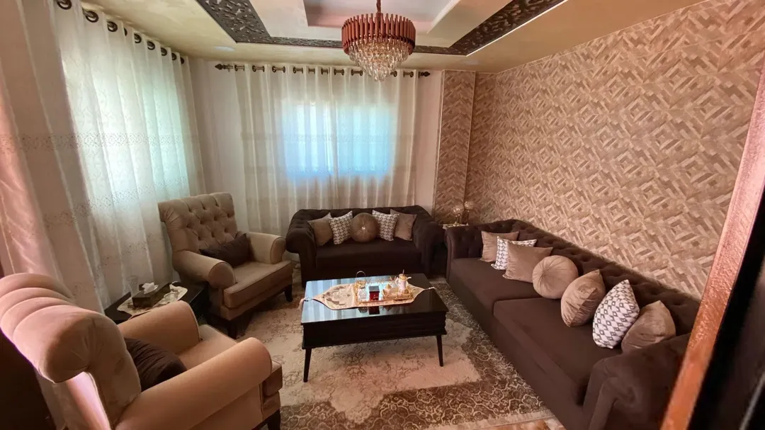 بيت مستقل فاخر في كوشان موقع متميز
