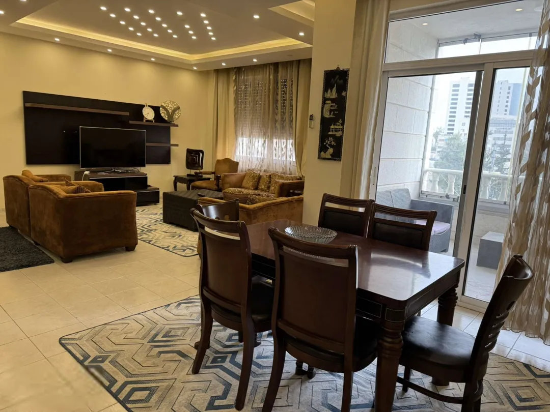 شقة مفروشة فاخرة 3 غرف في قلب الشميساني – عمان الاردن | ID 702694