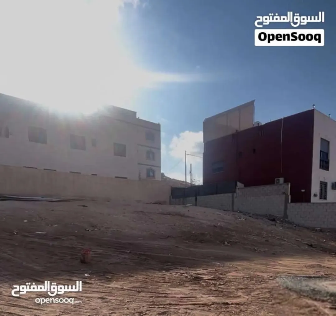 قطعة ارض مميزة في المستندة الغربية مباشرة