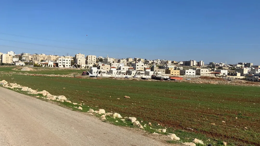 قطع اراضي رائعة مفروزة – سحاب سلبود قرب مستشفى التتونجي سكن ب المساحة 750م