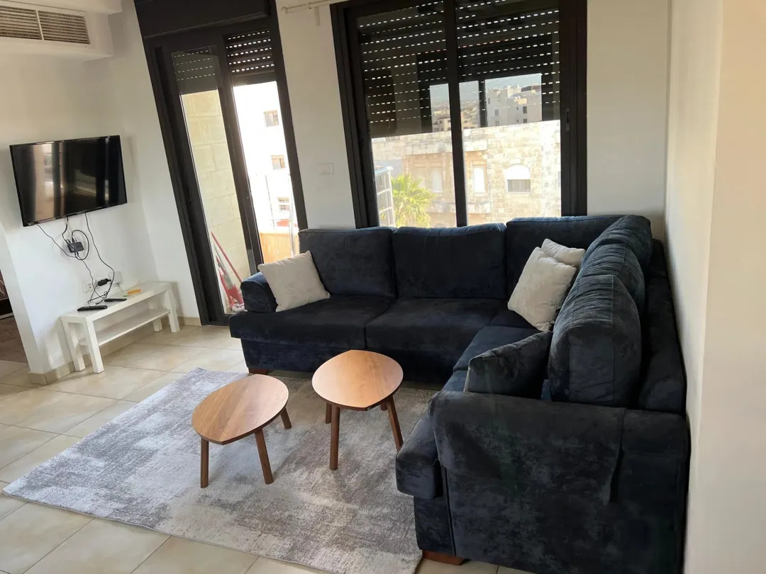 شقة طابقية مفروشة للإيجار في دير غبار بالقرب من الخدمات | ID 917662