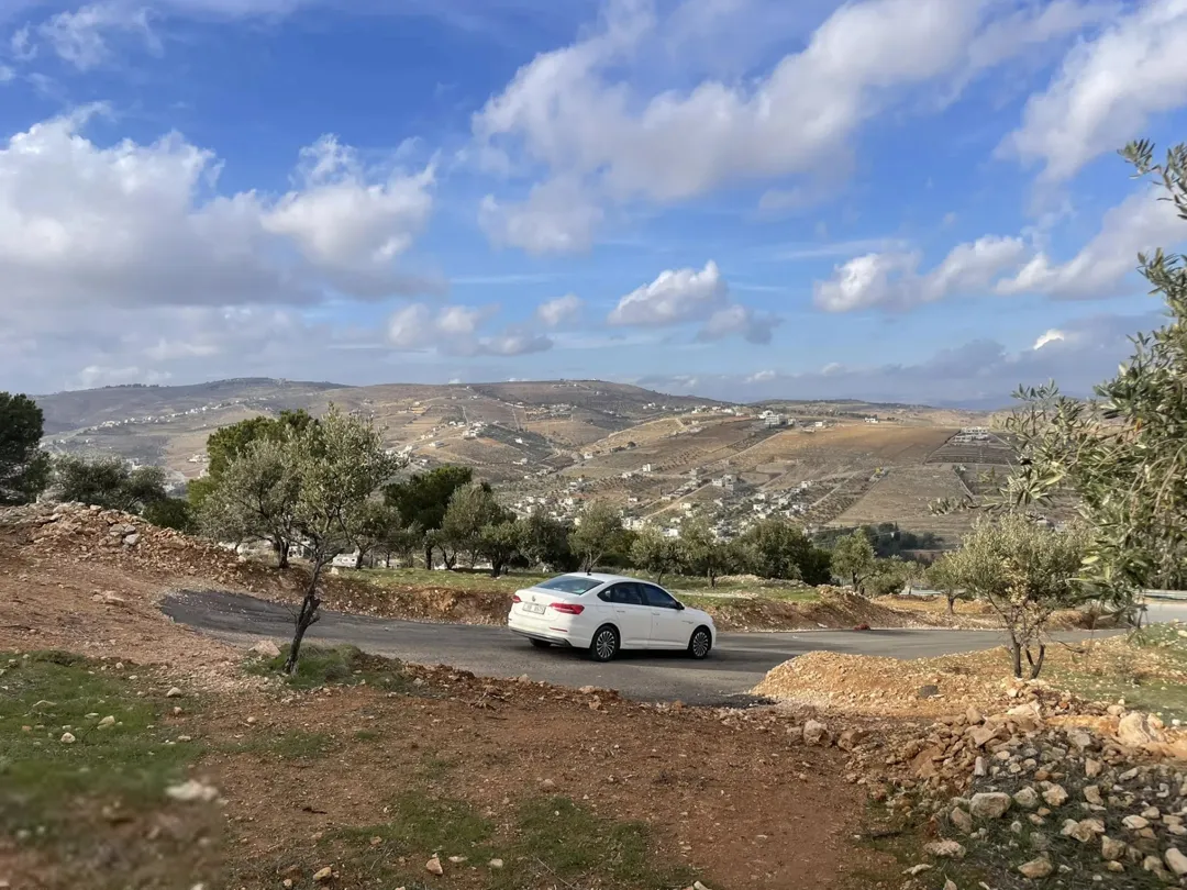 بسم الله ما شاء الله قطعة ارض الاحلام لبناء بيت العمر بجانب شفا بدران اطلاله خلابه