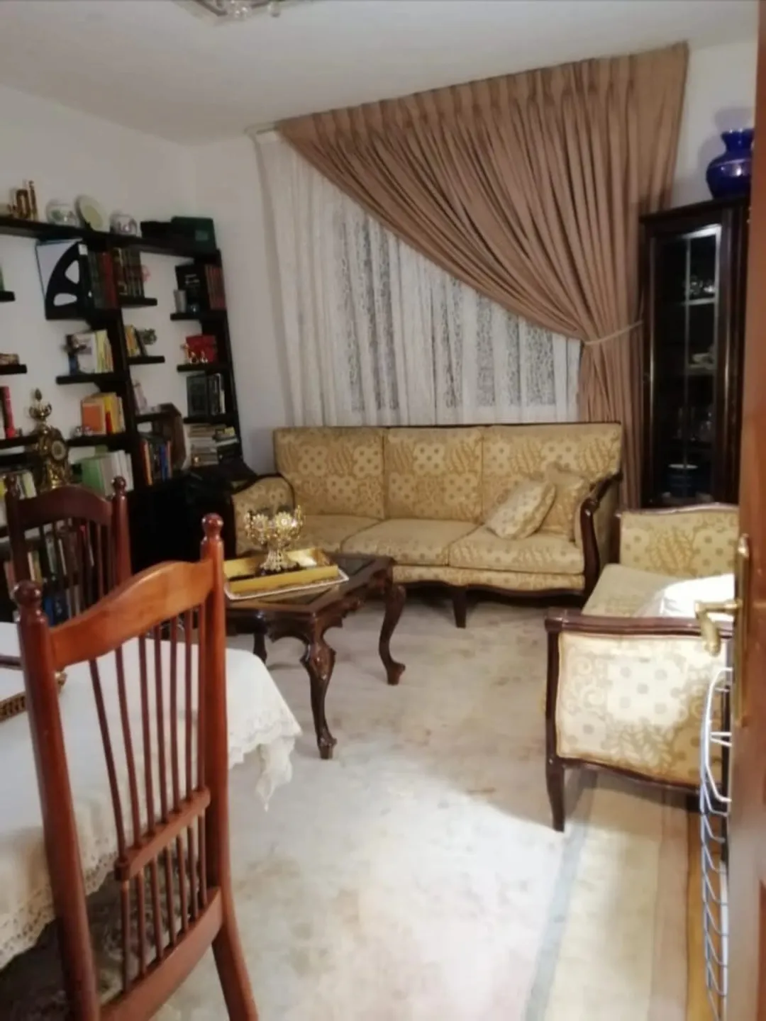 شقة مميزة للبيع في منطقة الجاردنز – عمان