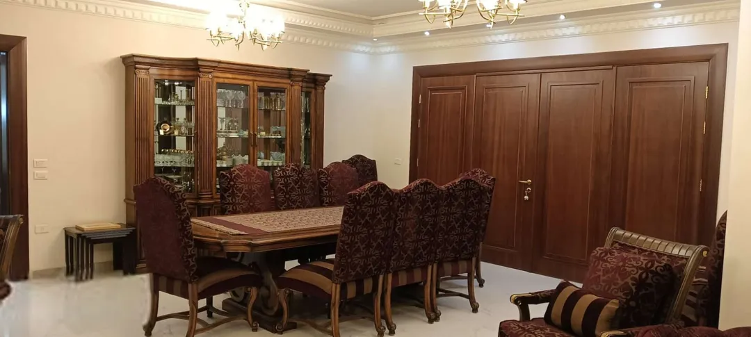شقة أرضية طابقية فاخرة بمساحة 280 مترًا مربعًا مفروشة للإيجار – عمان الاردن | ID 597101