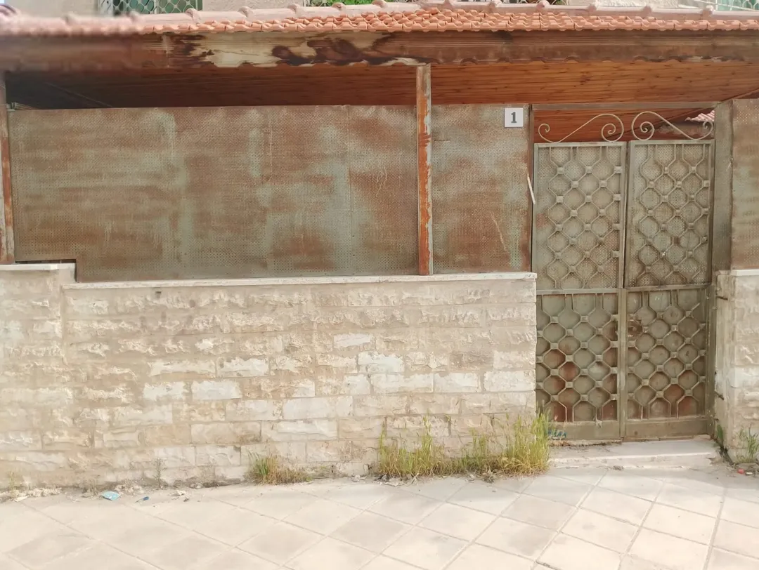 شقة أرضية مستقلة في الزرقاء الجديدة شارع 36 135 متر