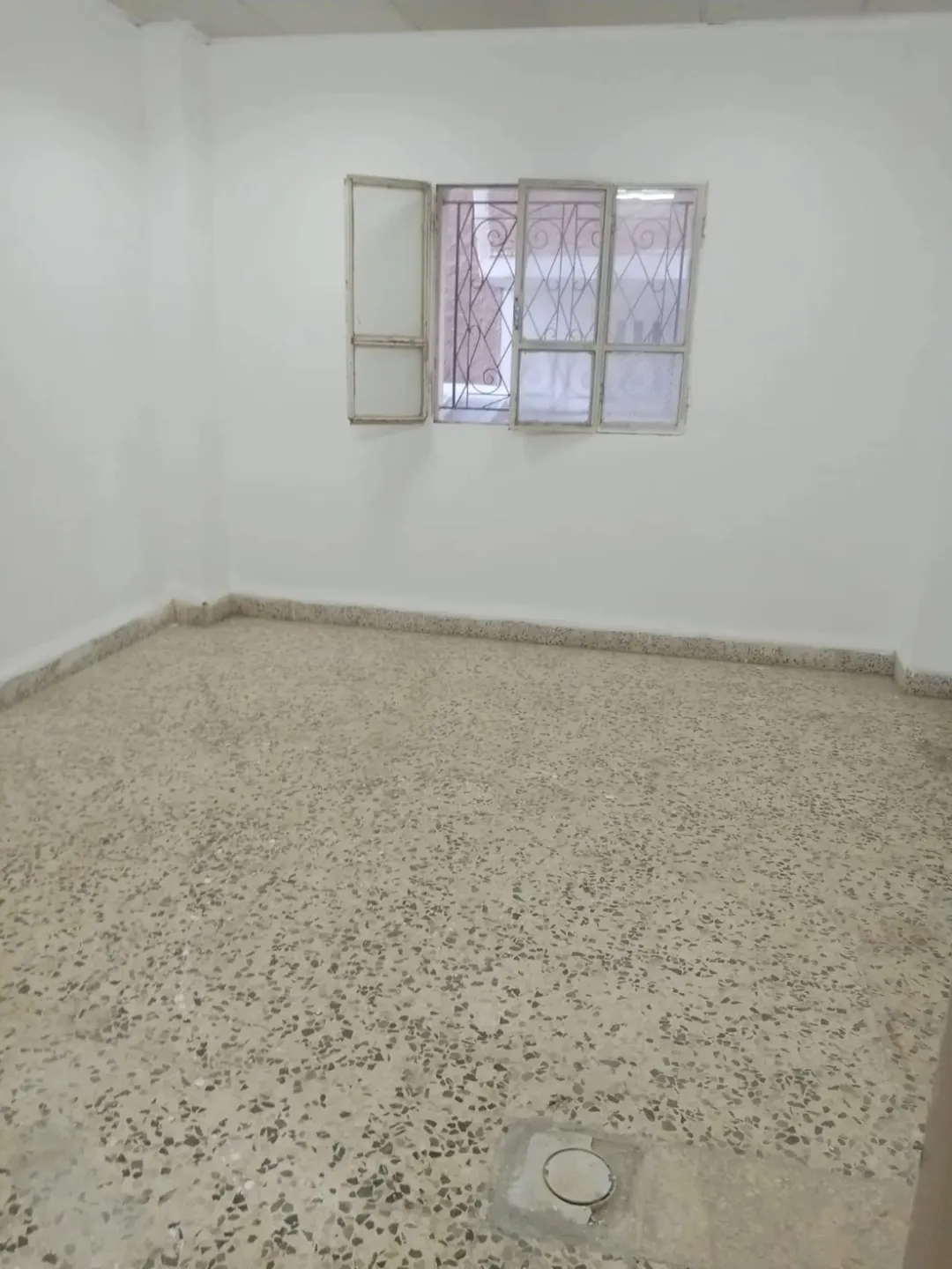 عمارة سكنية للبيع في المفرق