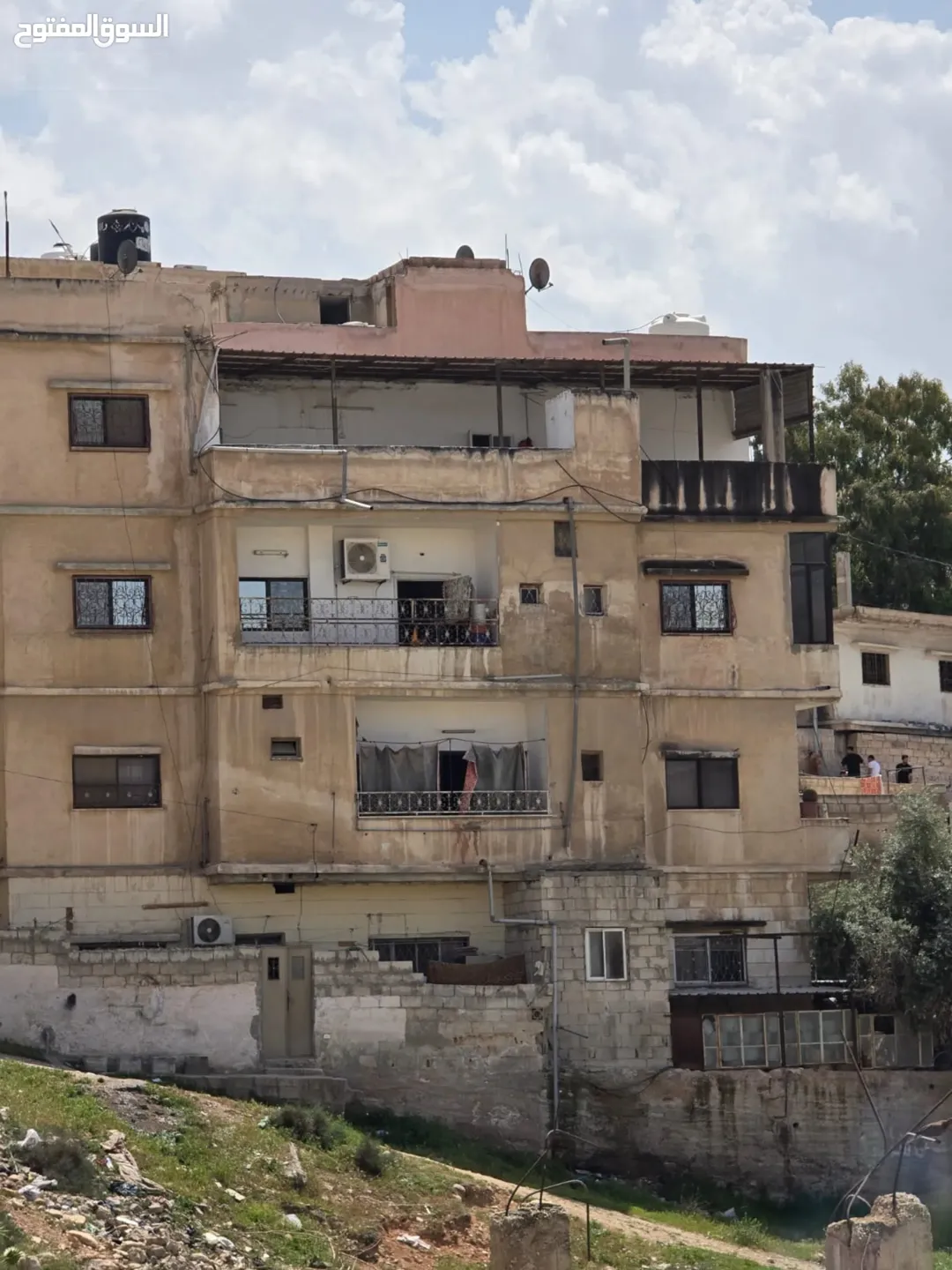 عمارة فاخرة للبيع في قلب حي الزواهرة