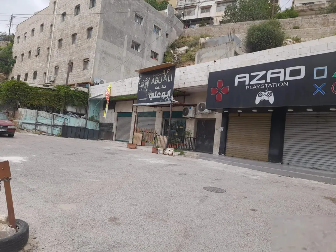 مخازن تجاريه للبيع