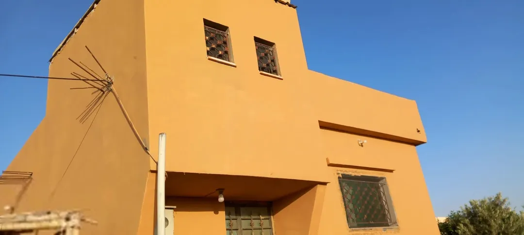 منزل ريفي مع حديقة مثمرة للبيع في ذيبان – مادبا