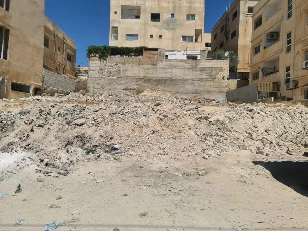 أرض تجارية مميزة للبيع في الزرقاء – إسكان البتراوي