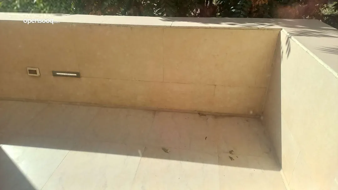 فيلا فاخرة للإيجار في عبدون مساحة 500 متر مربع