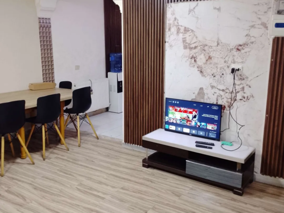 شقة مفروشة فاخرة في خلدا قريبة من حديقة زها طابق تسوية – عمان الاردن | ID 598416