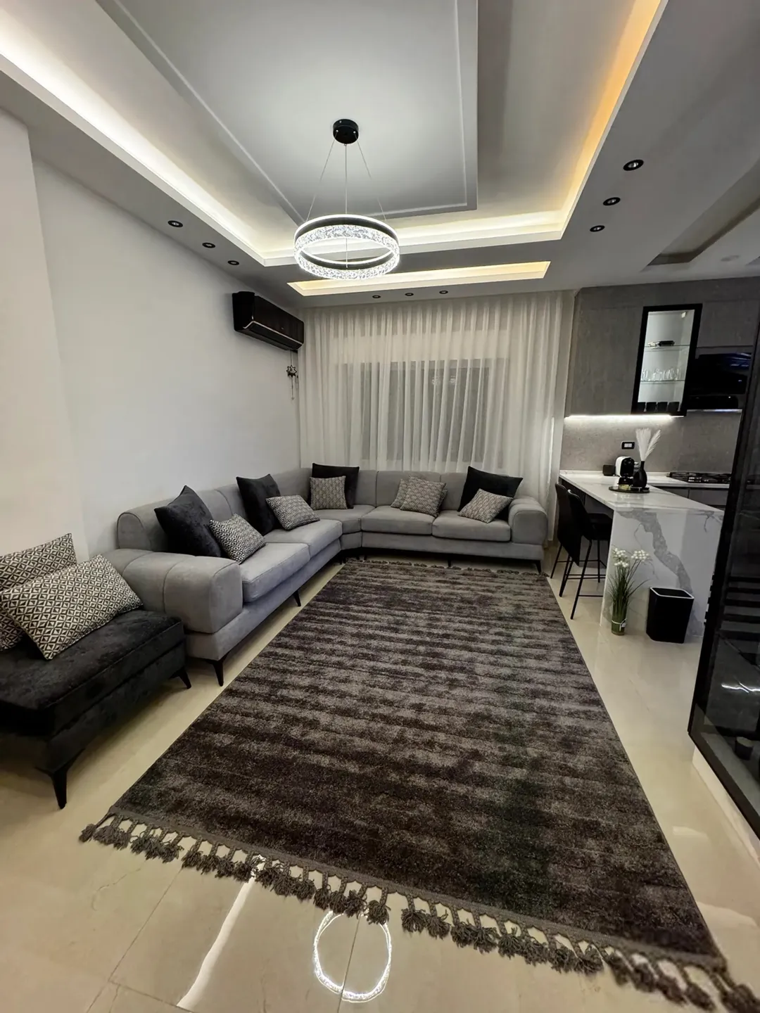 Very luxurious furnished apartment for monthly rent in Tabarbour