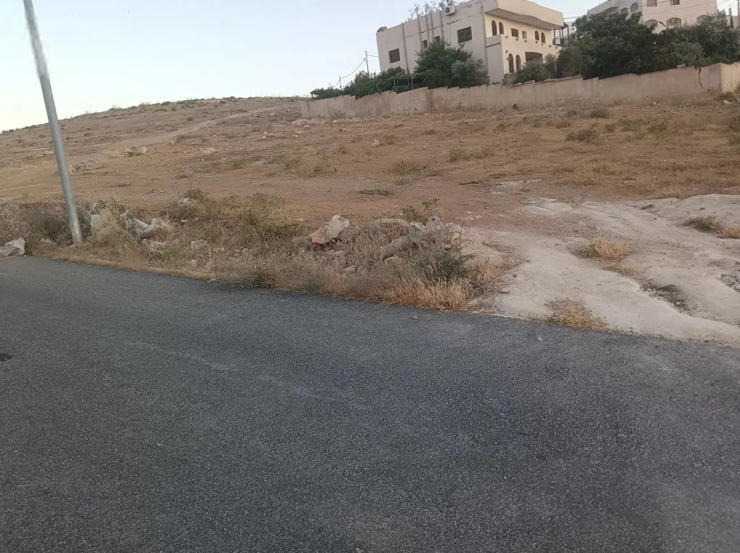 أرض سكنية مميزة للبيع في أبو علندا الشرقي
