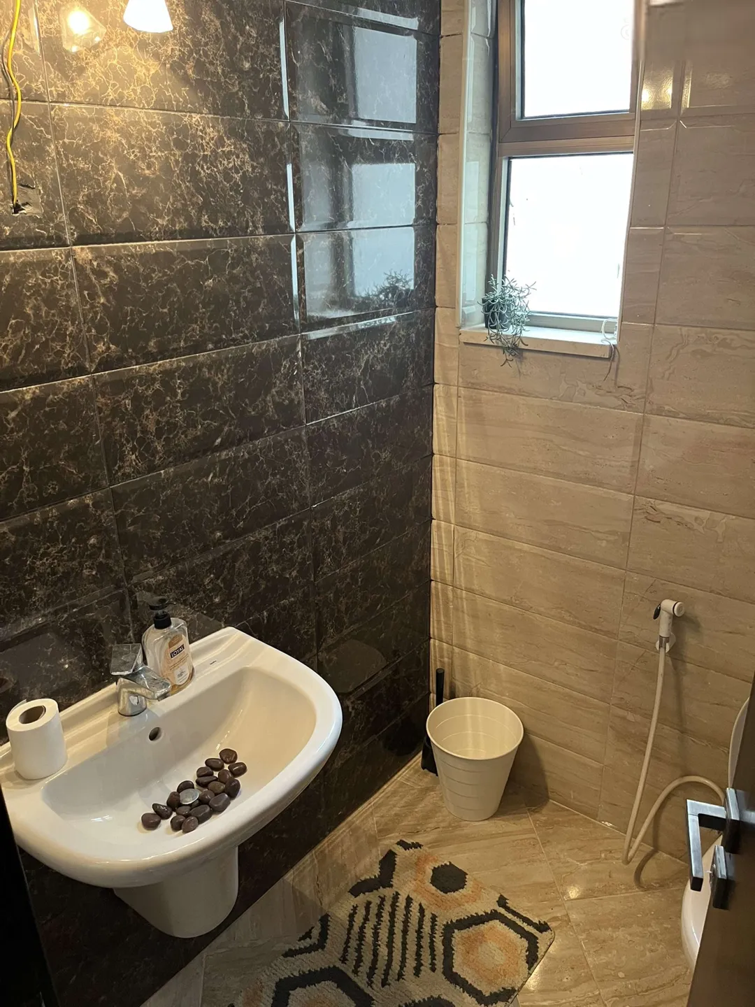 شقة فندقية فاخرة للإيجار في أم زويتينه الجبيهة – راحة ورفاهية – عمان الاردن | ID 599072