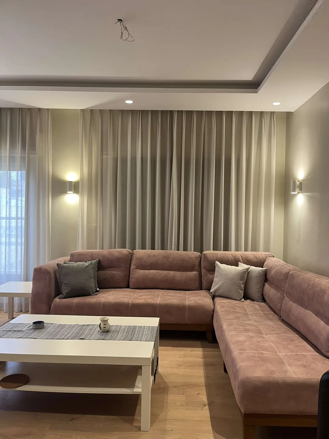 شقة فندقية فاخرة للإيجار في أم زويتينه الجبيهة – راحة ورفاهية – عمان الاردن | ID 599072