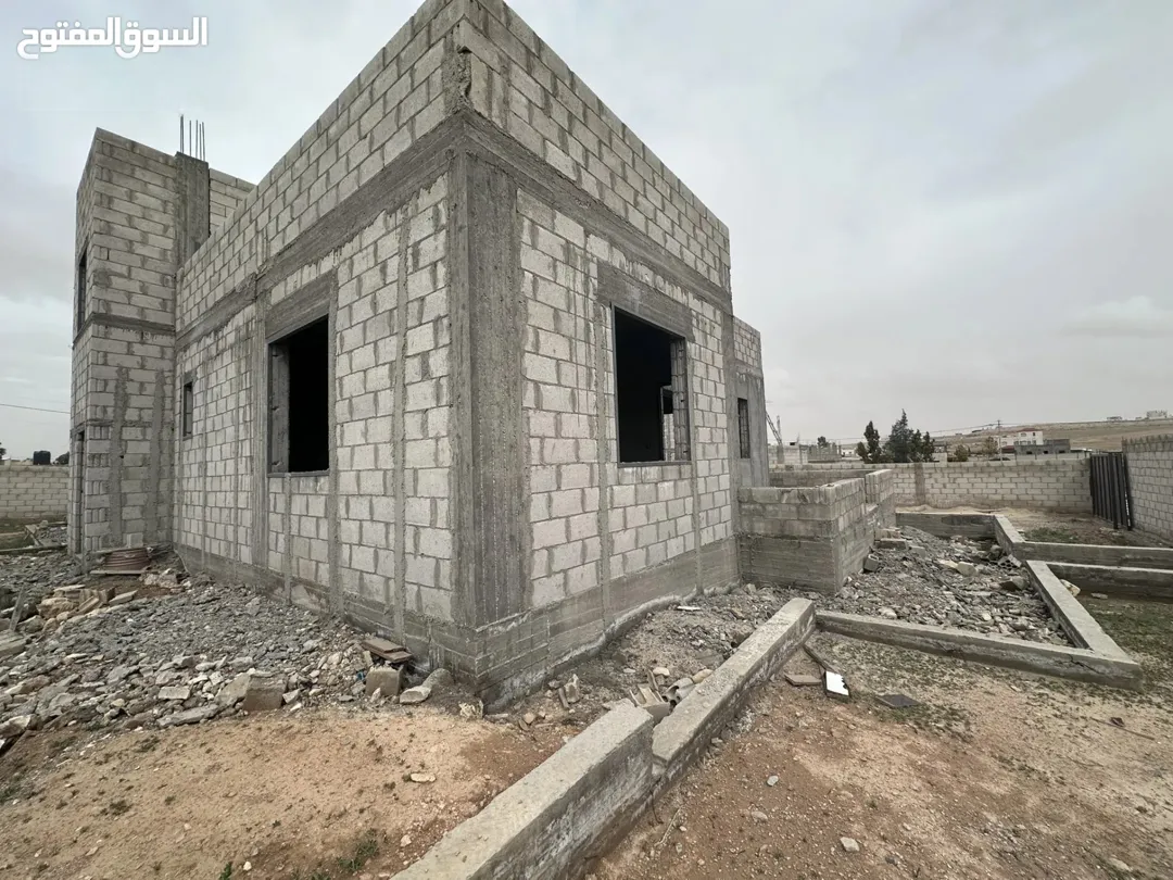 منزل للبيع قيد الإنشاء