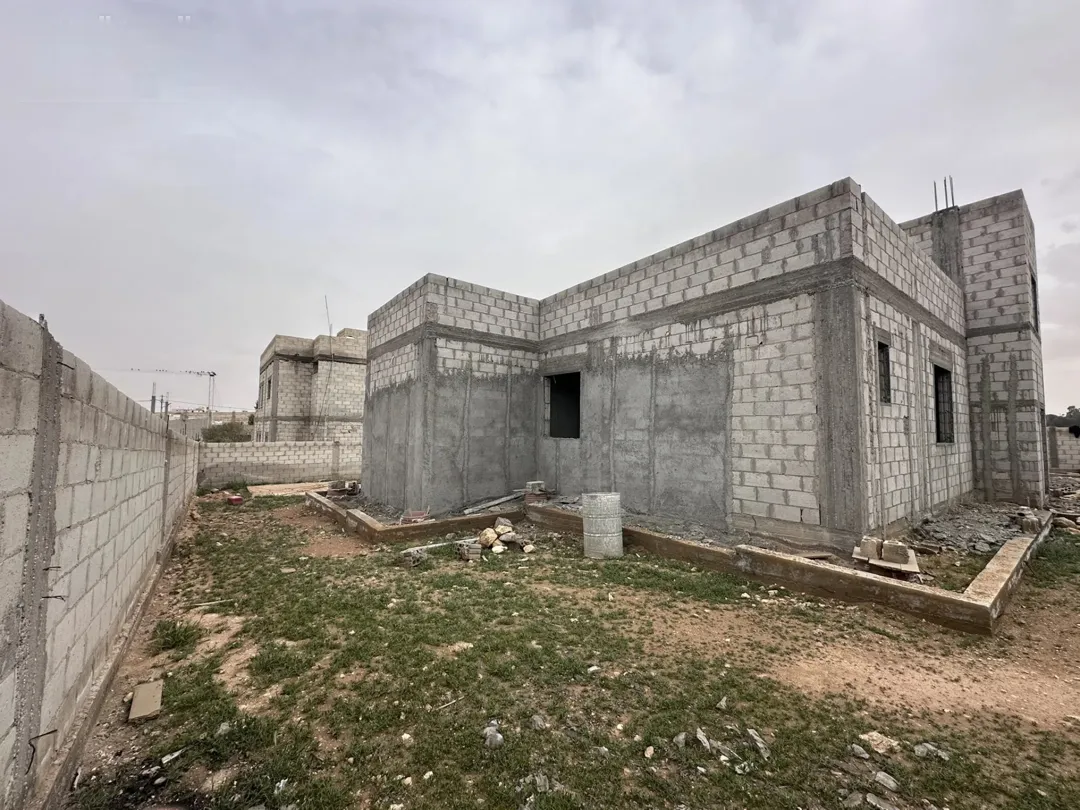 منزل للبيع قيد الإنشاء