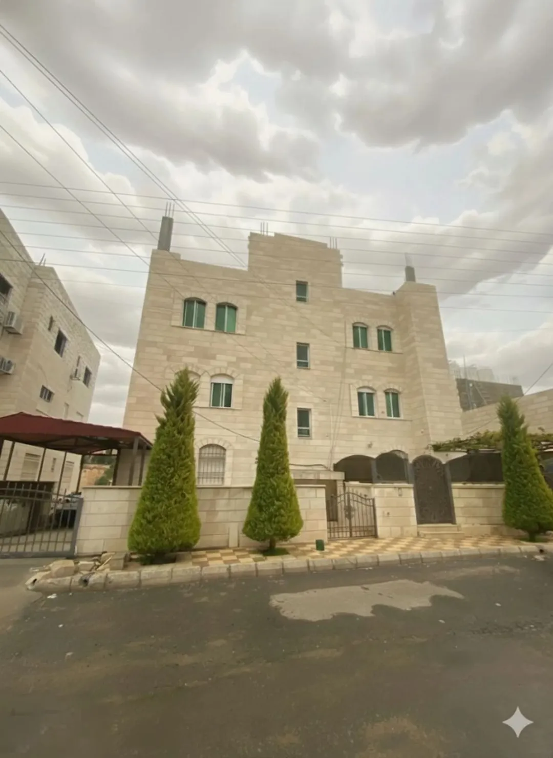 عمارة سكنية مميزة للبيع في شفا بدران