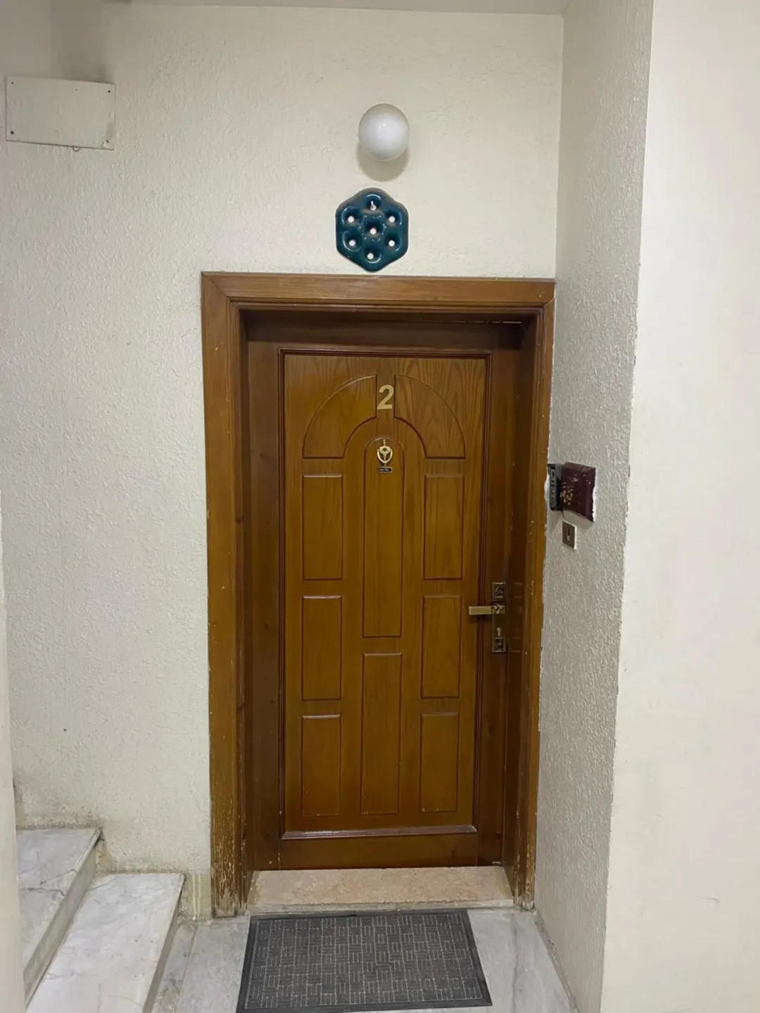 شقة فاخرة للبيع في دير غبار