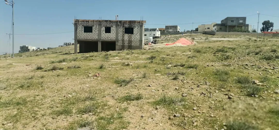 أرض سكنية مميزة للبيع في المفرق