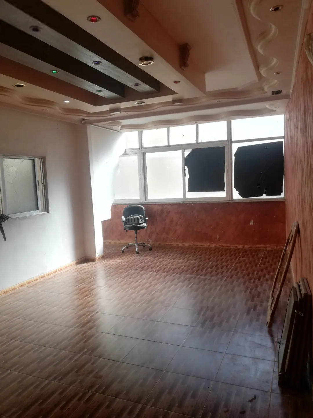 منزل سكني مميز للبيع في حي جناعة