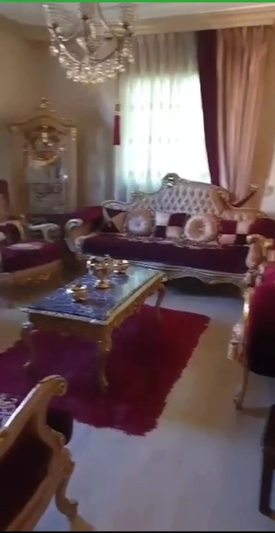 شقة للبيع اربد اشارة النسيم عند مسجد عبد الله الحمود غرفة ضيوف + 2 حمام صالون غرفتين نوم مطبخ راكب