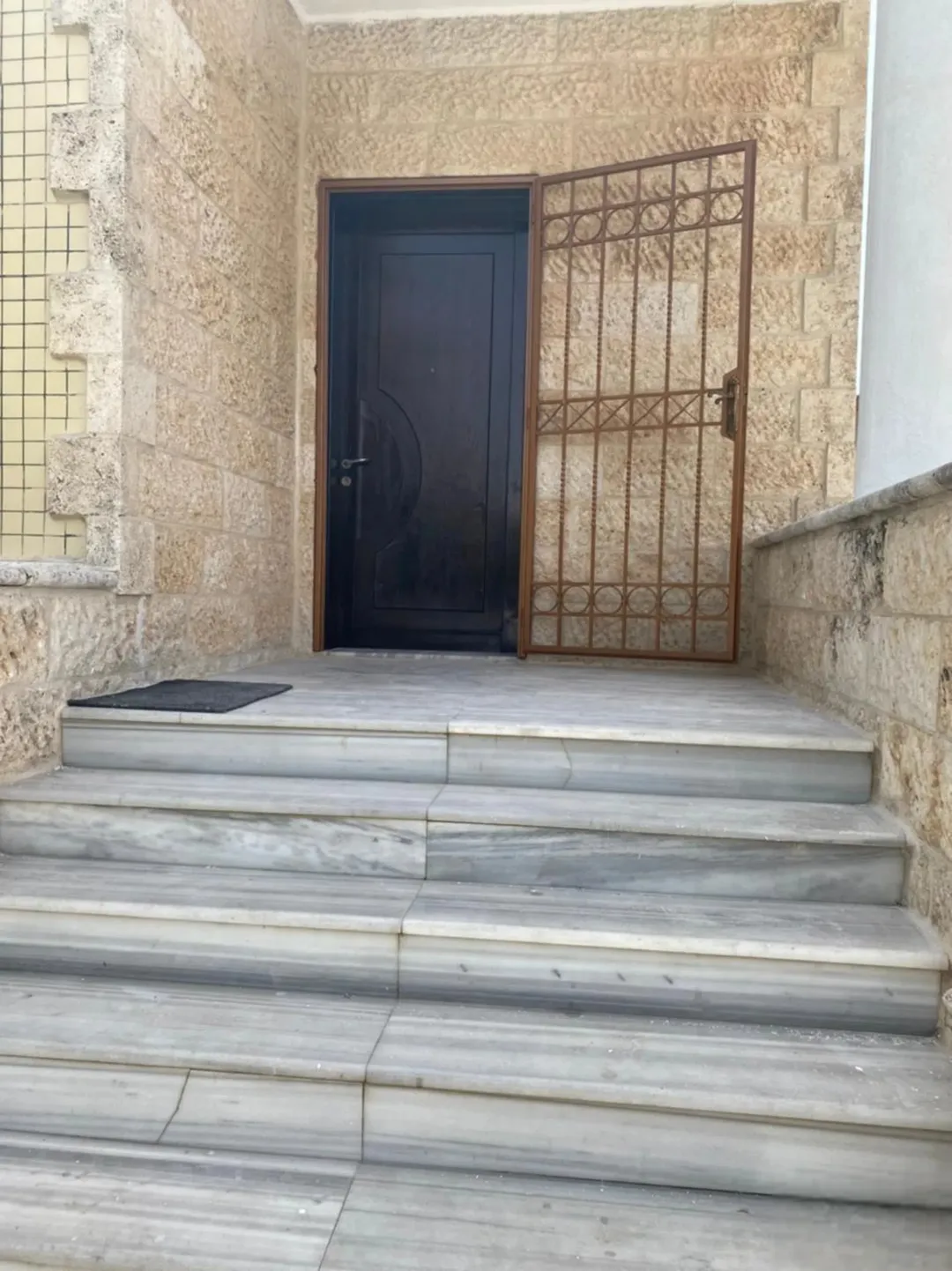 فيلا متلاصقة مميزة دوبلكس امريكي للبيع