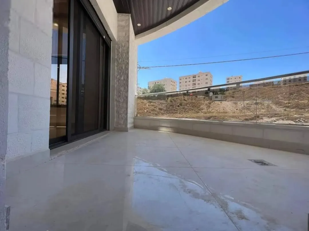 شقّة قرب دوار الدفاع في أبو السوس/ حوض الدربيات مع مطبخ مميز مسكونة لمدة عامين