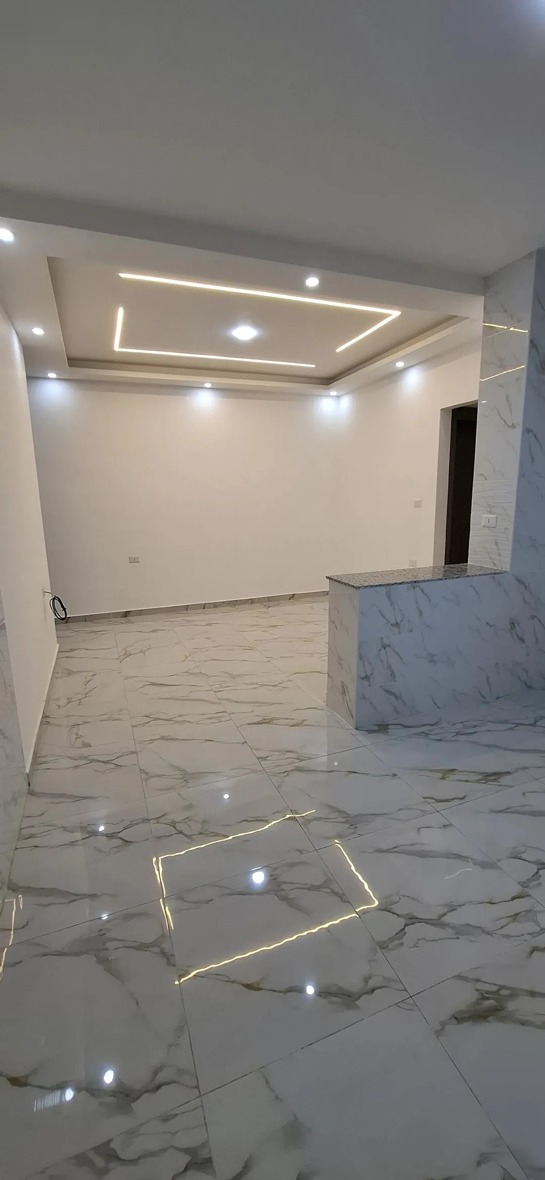 شقة أقساط دفعة أولى 30,000 دينار + 1,000 دينار شهري الموقع: طبربور – بداية حي الصفا شقق فاخرة