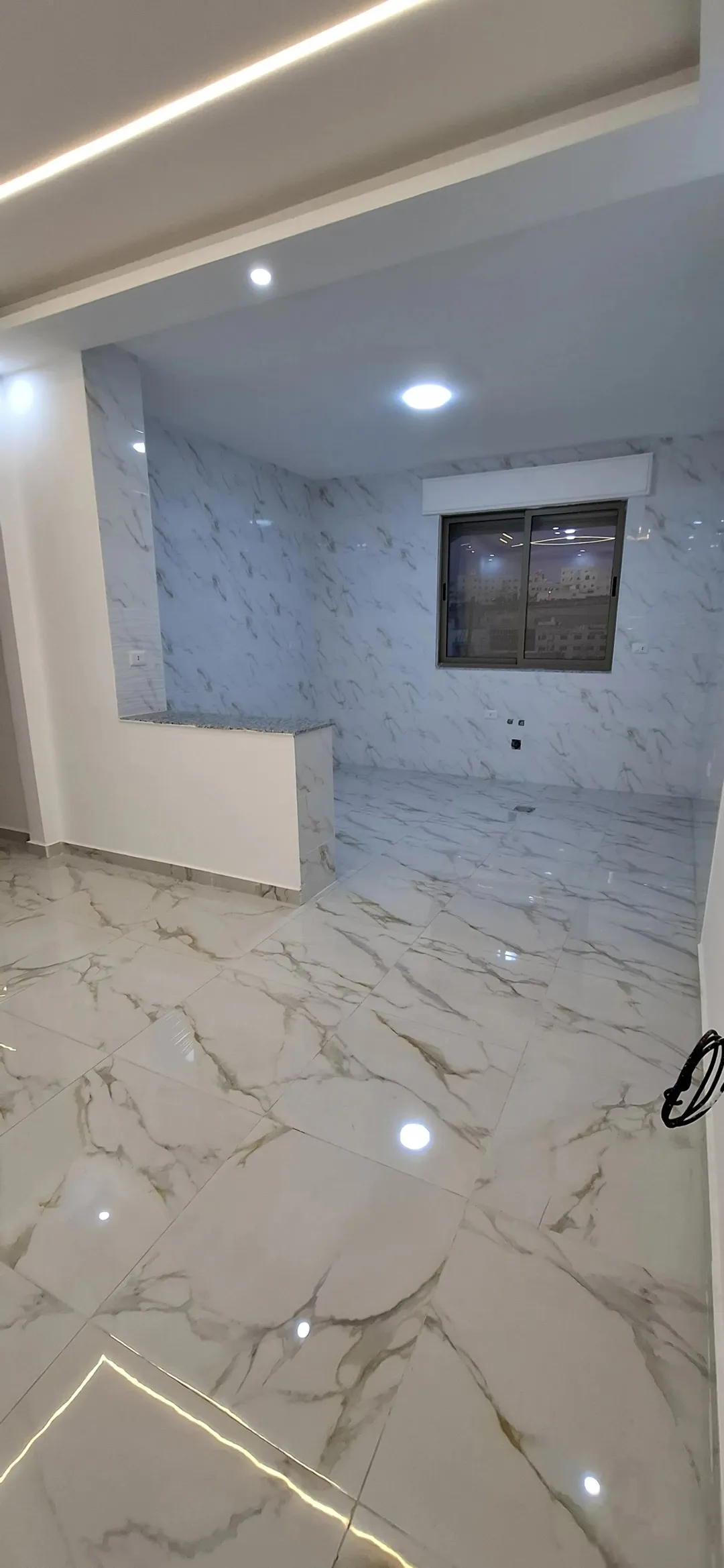 شقة أقساط دفعة أولى 30,000 دينار + 1,000 دينار شهري الموقع: طبربور – بداية حي الصفا شقق فاخرة