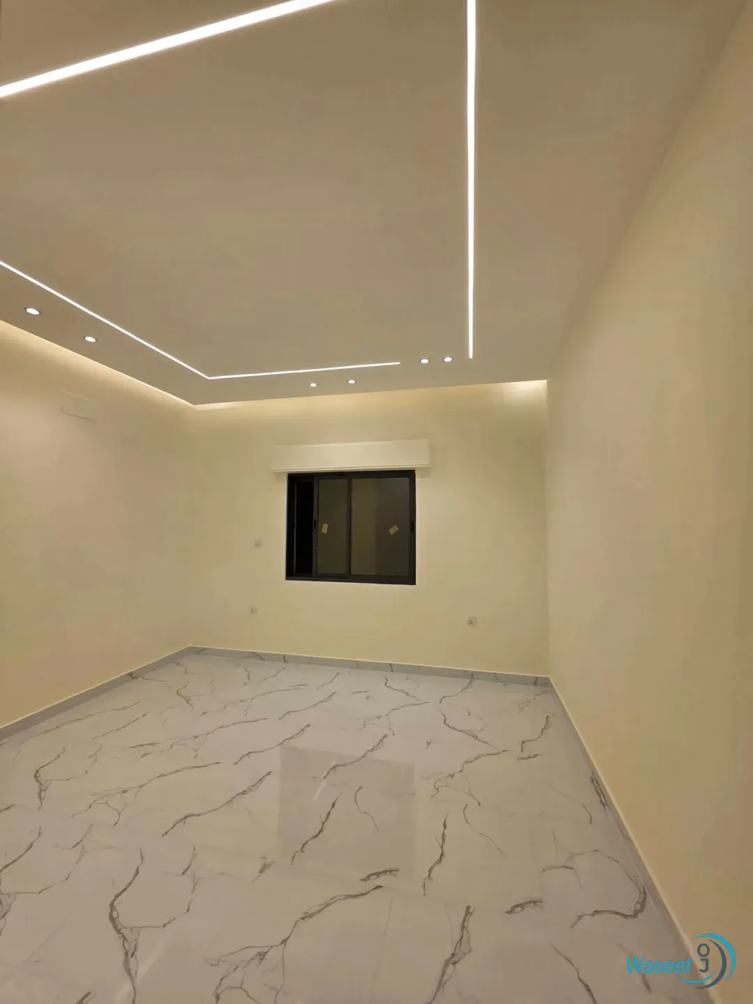 للبيع شقه بناء جديد لم تسكن طابق ثاني هندسي(ثالث) يوجد مصعد سوبر ديلوكس