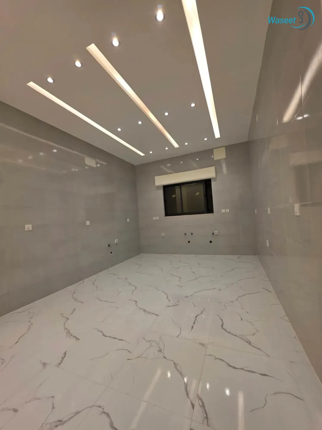للبيع شقه بناء جديد لم تسكن طابق ثاني هندسي(ثالث) يوجد مصعد سوبر ديلوكس
