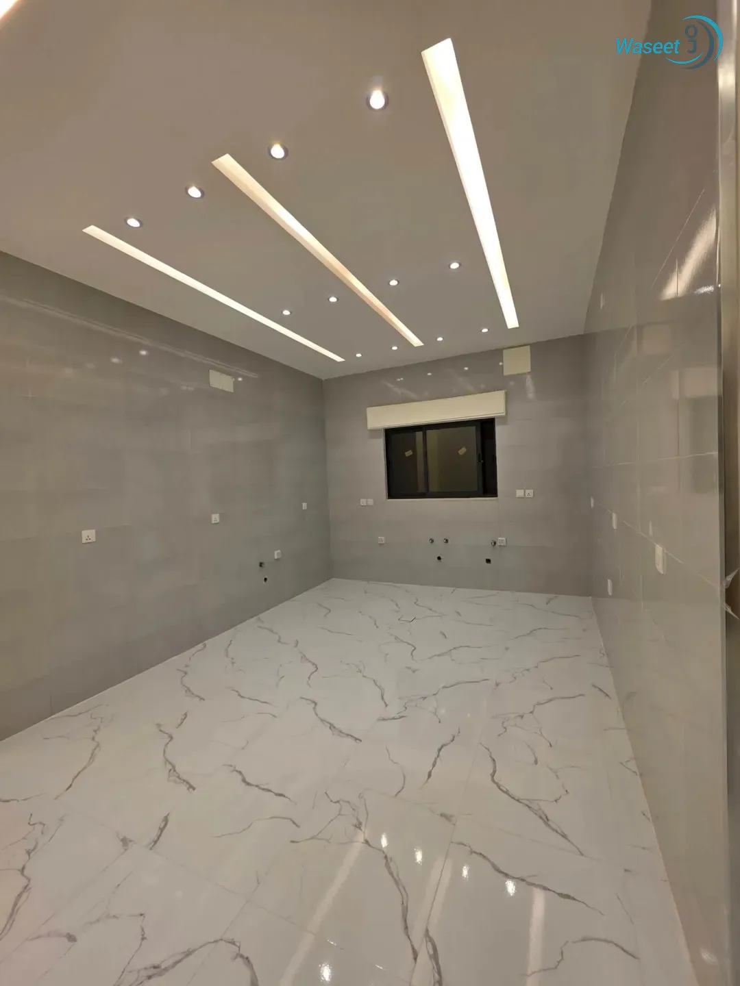 للبيع شقه بناء جديد لم تسكن طابق ثاني هندسي(ثالث) يوجد مصعد سوبر ديلوكس