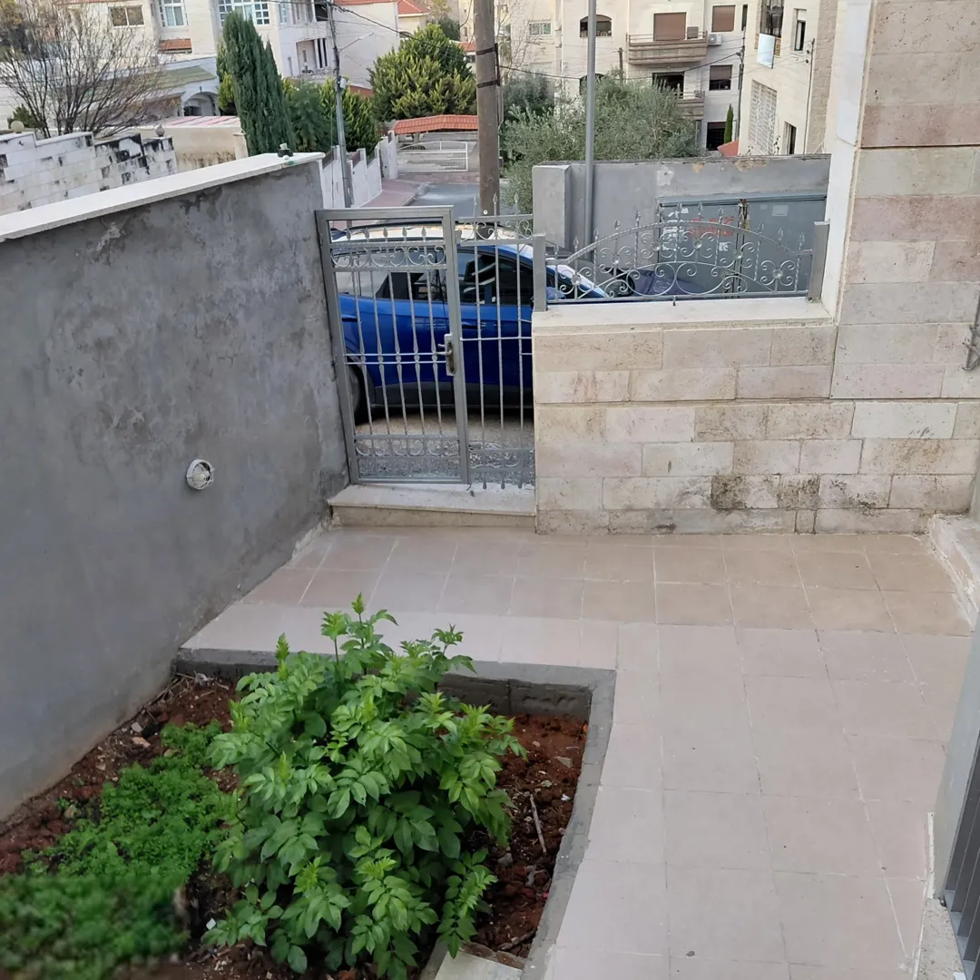 شقة استثمارية مفروشة للبيع في الجبيهة