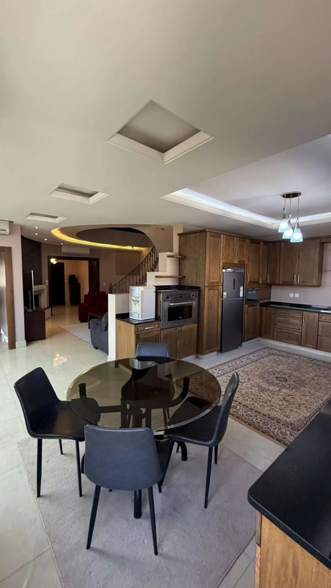 فيلا فاخرة مفروشة بالكامل للإيجار السنوي قريبة من الجامعات