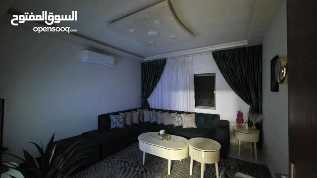 شقة للبيع في جبل طارق – الزرقاء