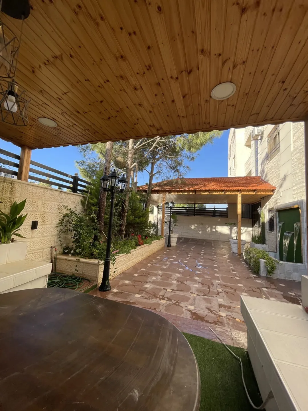 شقة فاخرة في طريق المطار تصميم أنيق ومرافق متكاملة
