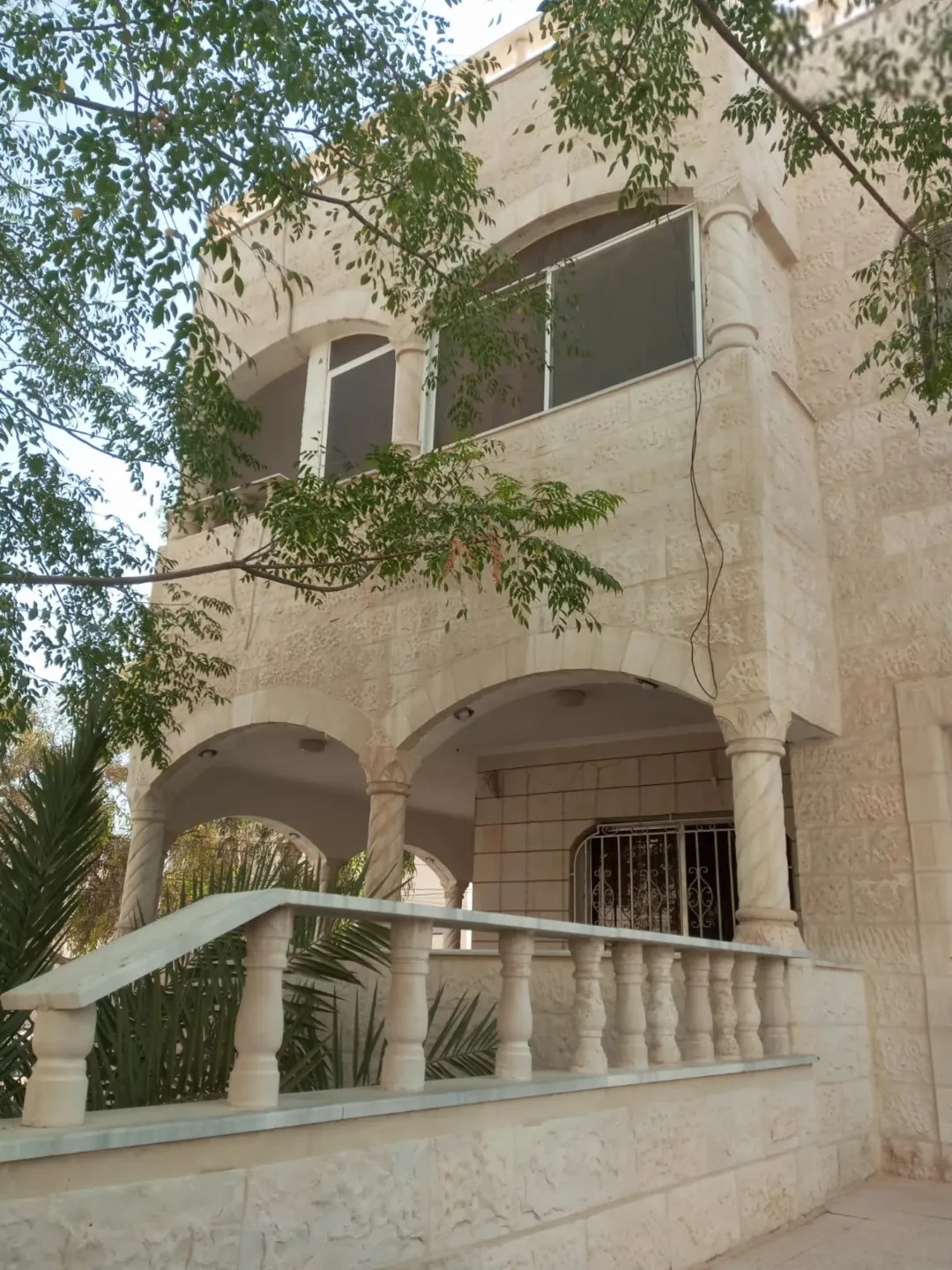 عمارة سكنية للبيع في الزرقاء الجديدة