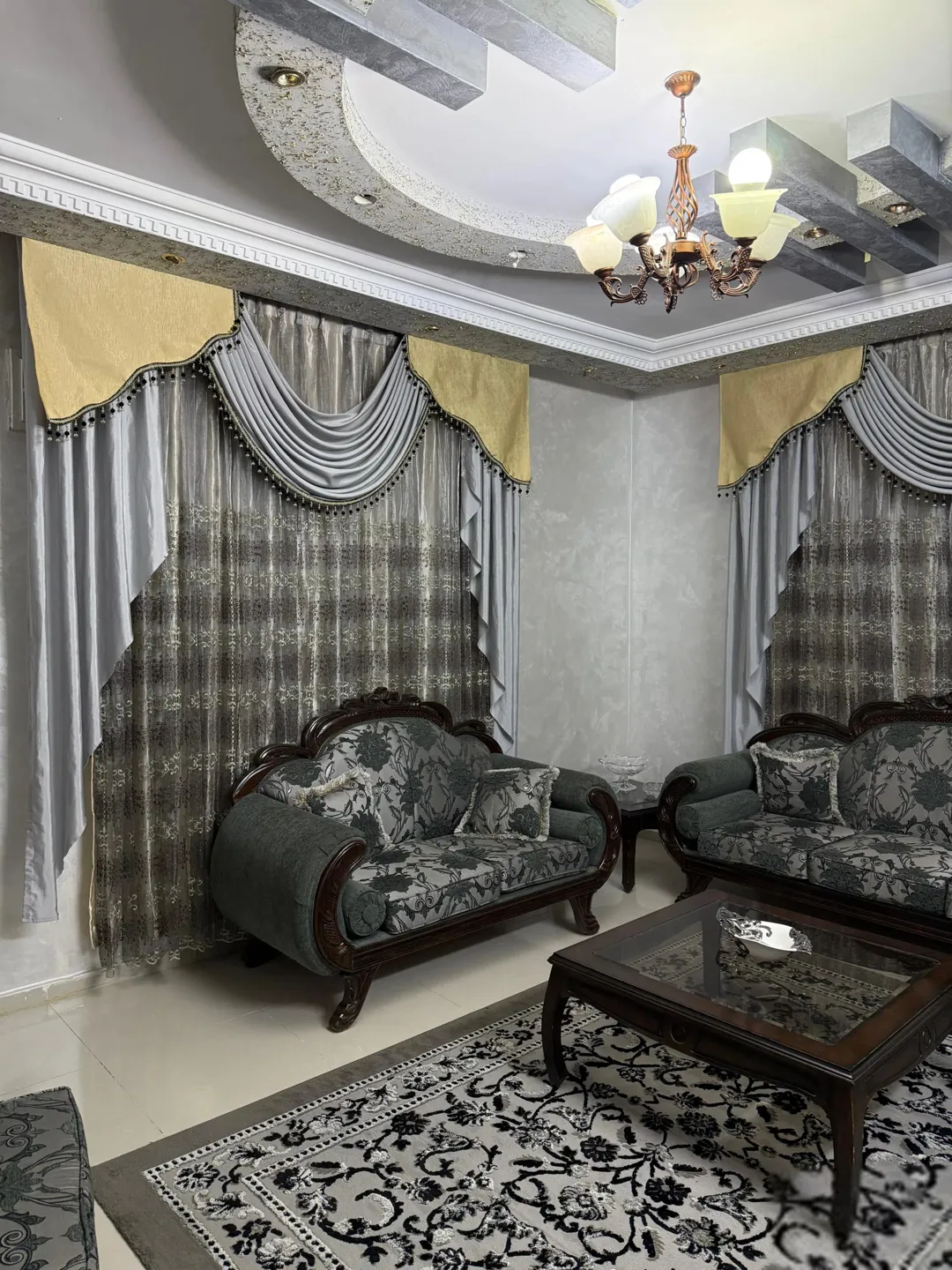 بيت مستقل شبه فيلا للبيع في الزرقاء الجديدة